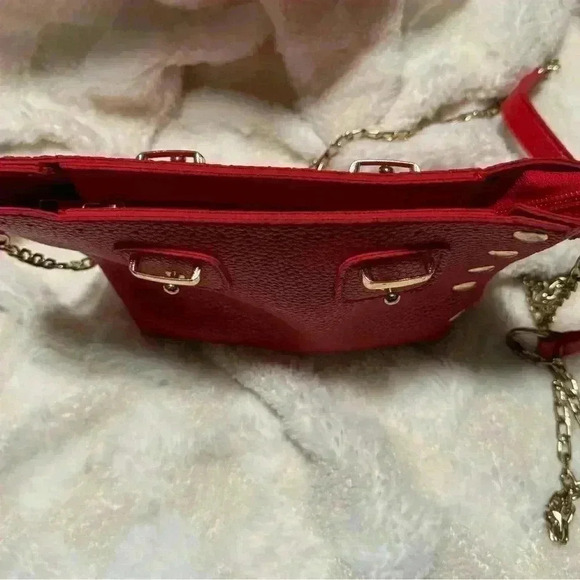 Cute small red faux leather  purse - Picture 4 of 8